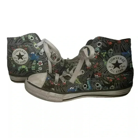 Kid’s Converse High Tops Size 2 - Picture 1 of 3